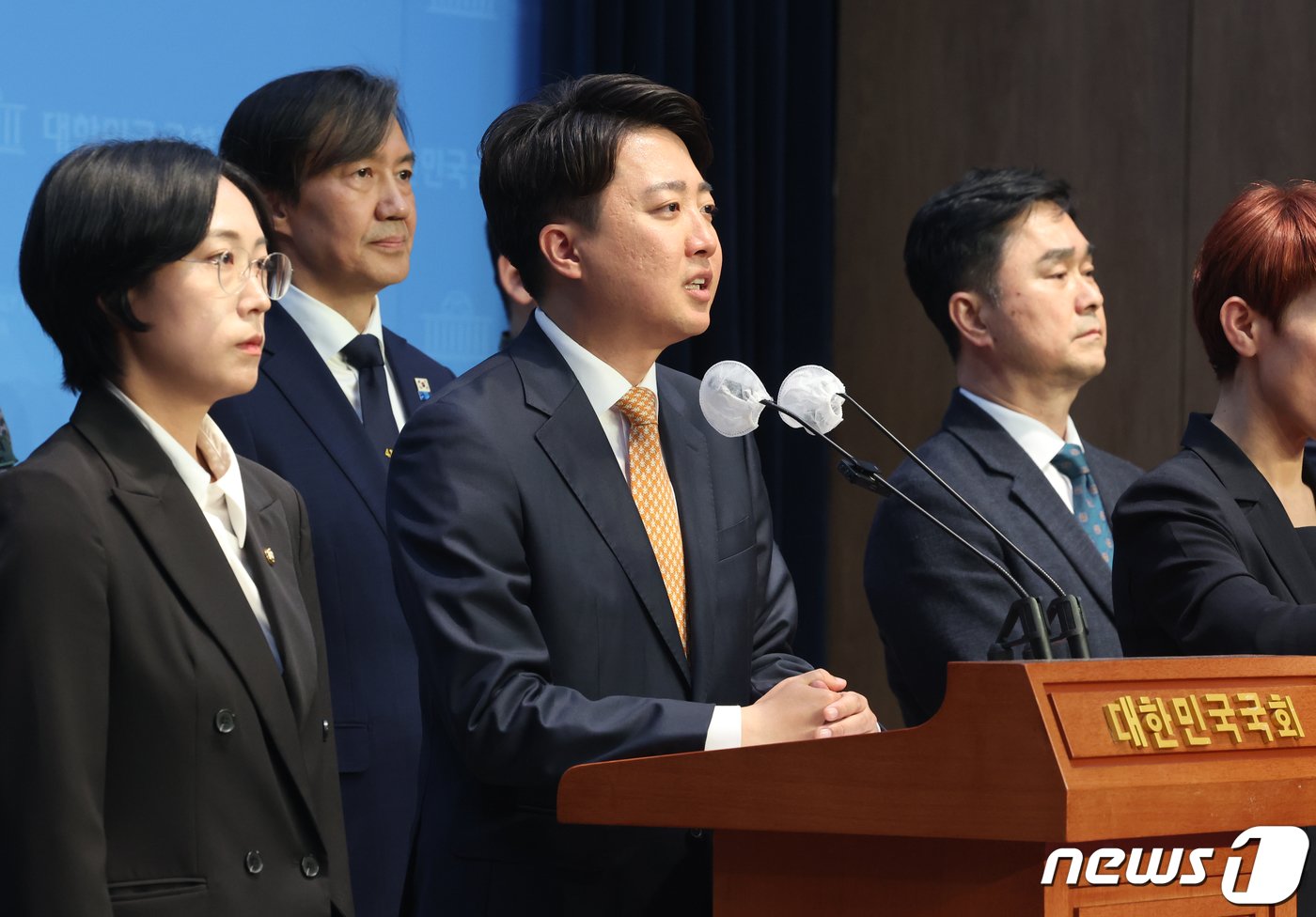 이준석 개혁신당 대표가 19일 서울 여의도 국회 소통관에서 열린 &#39;야6당-해병대예비역연대,채상병 특검법 신속 처리 촉구 기자회견&#39;에서 발언을 하고 있다. 2024.4.19/뉴스1 ⓒ News1 ,송원영 기자