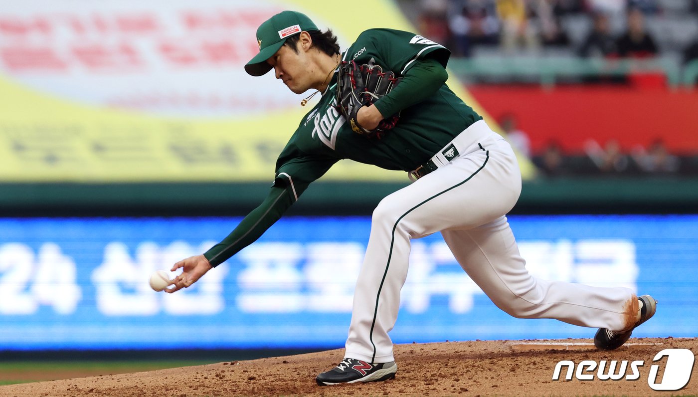 본문 이미지 - 거듭된 부진 끝에 2군에 내려간 SSG 랜더스 투수 박종훈. /뉴스1 DB ⓒ News1 김명섭 기자
