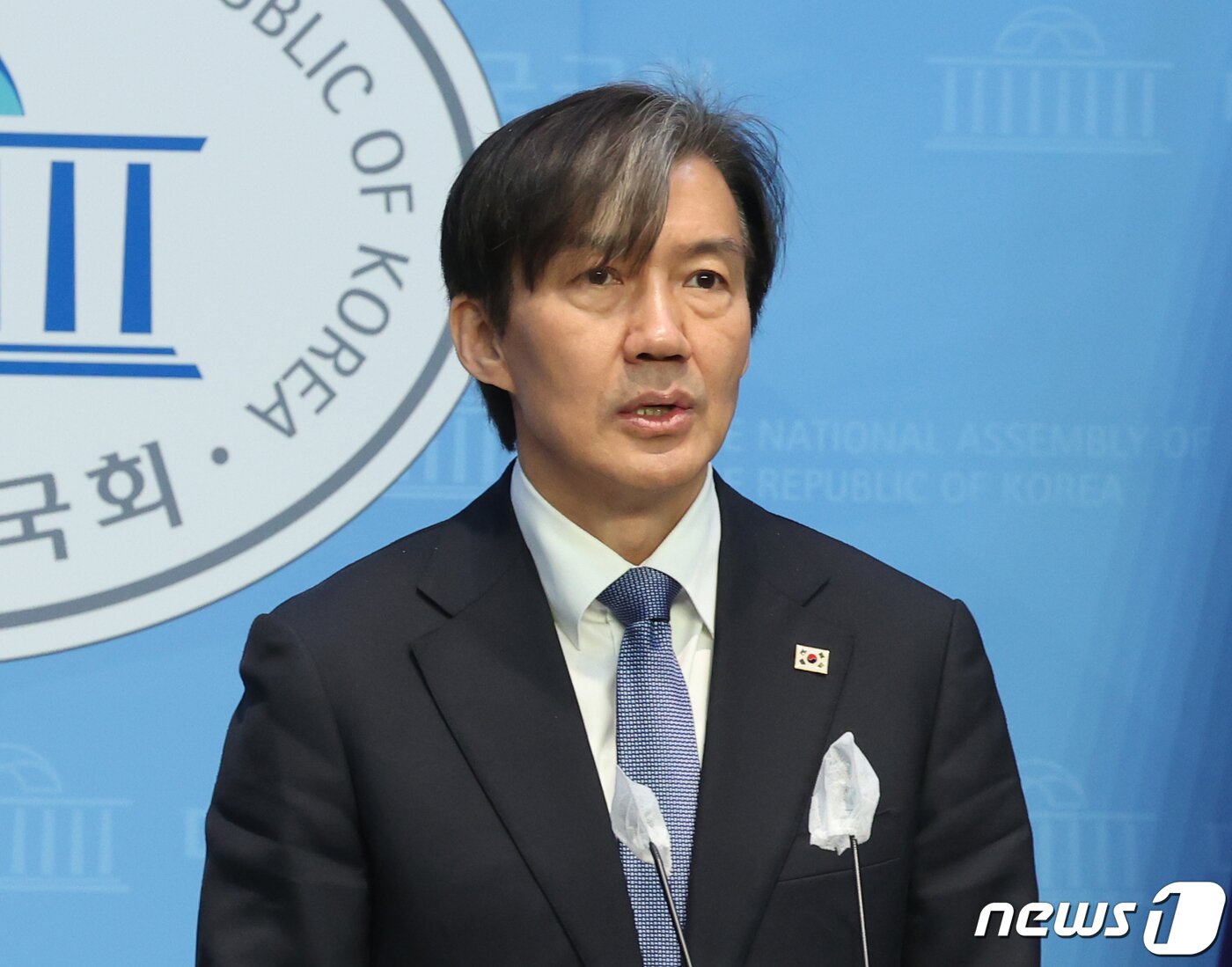 본문 이미지 - 조국 조국혁신당 대표가 2일 서울 여의도 국회 소통관에서 공직선거법 헌법소원 관련 기자회견을 하고 있다. 2024.4.2/뉴스1 ⓒ News1 ,송원영 기자