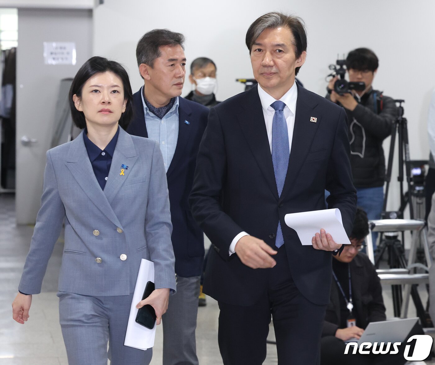 본문 이미지 - 조국 조국혁신당 대표가 2일 서울 여의도 국회 소통관에서 공직선거법 헌법소원 관련 기자회견에 참석하고 있다. 2024.4.2/뉴스1 ⓒ News1 ,송원영 기자