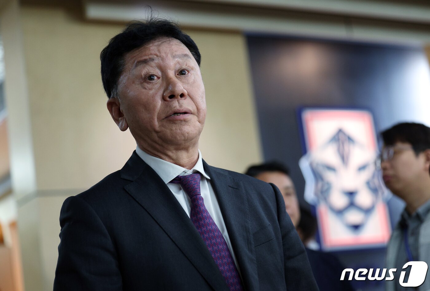 본문 이미지 - 정해성 대한축구협회 국가대표 전력강화위원장이 2일 오후 서울 종로구 신문로 축구회관에서 제5차 전력강화위원회 결과 브리핑을 하고 있다. 2024.4.2/뉴스1 ⓒ News1 박정호 기자