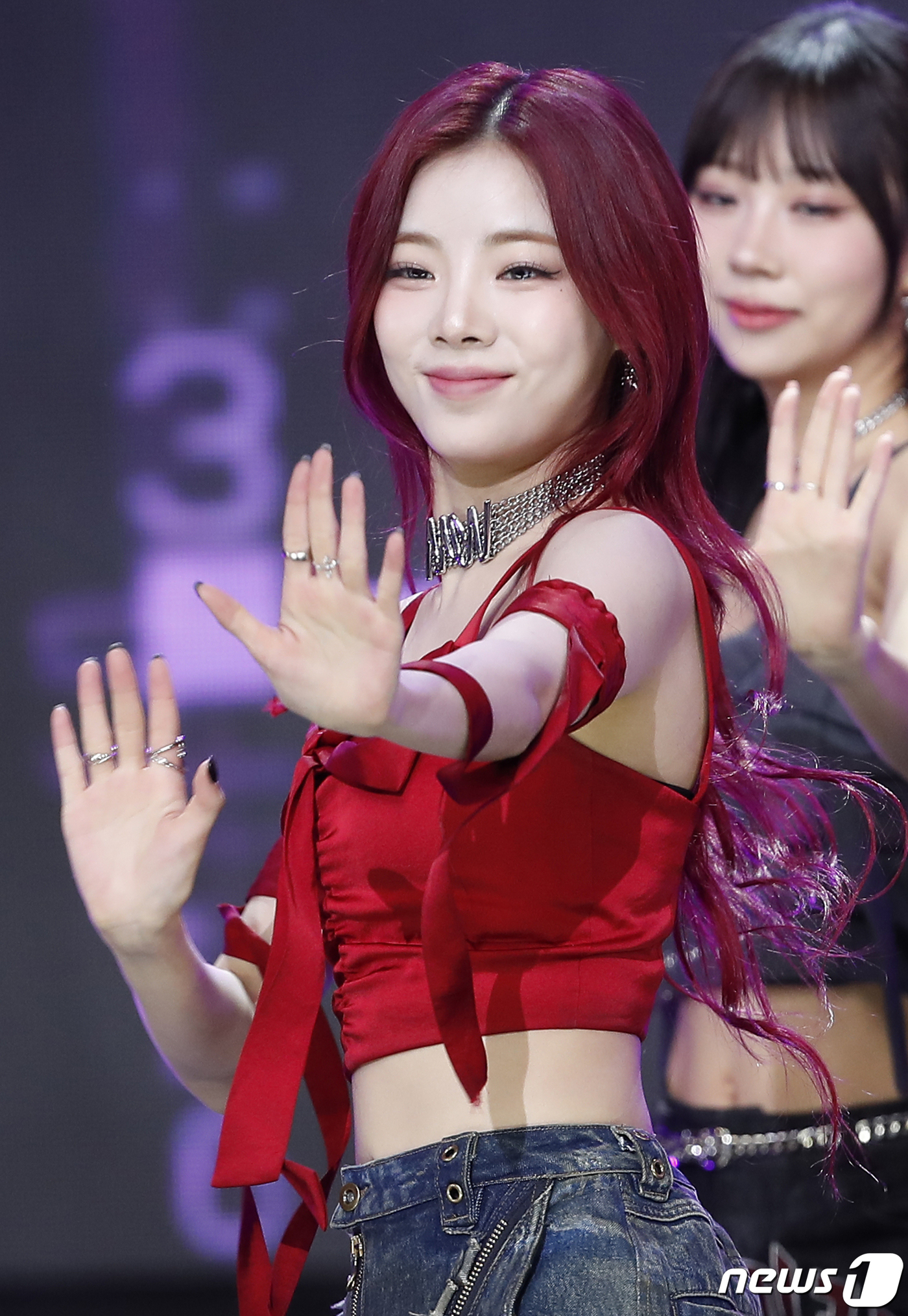 (서울=뉴스1) 권현진 기자 = 퍼플키스 고은이 2일 오후 서울 마포구 상암동 SBS 프리즘타워에서 열린 생방송 SBS M '더쇼'에서 화려한 무대를 선보이고 있다. 2024.4. …