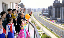 북한, 림흥거리에서 '새집들이' 한창…