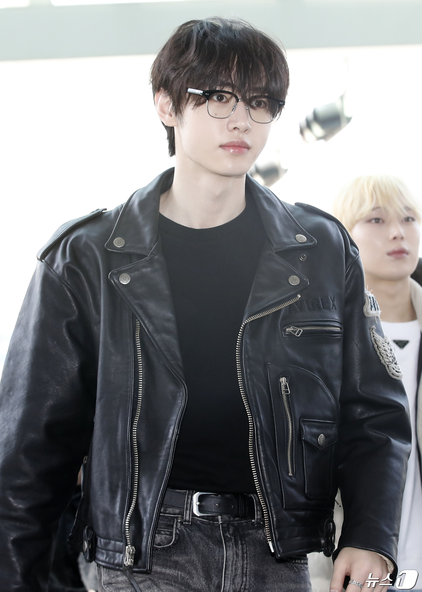 (인천공항=뉴스1) 권현진 기자 = 엔하이픈 성훈이 해외 일정을 위해 22일 인천공항을 통해 LA로 출국하고 있다. 2024.4.22/뉴스1