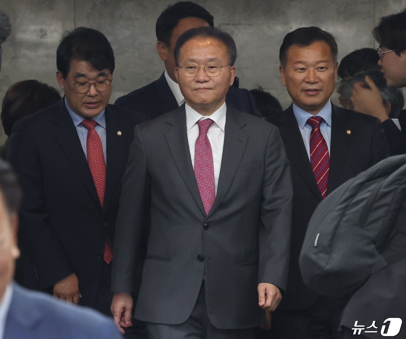 윤재옥 국민의힘 원내대표 겸 당대표 권한대행이 22일 서울 여의도 국회에서 열린 제22대 국회의원 당선자총회에 참석하고 있다. 2024.4.22/뉴스1 ⓒ News1 ,송원영 기자