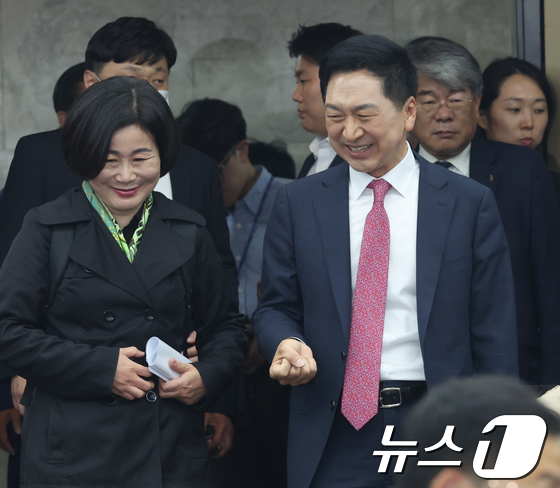 당선자총회 참석한 김기현
