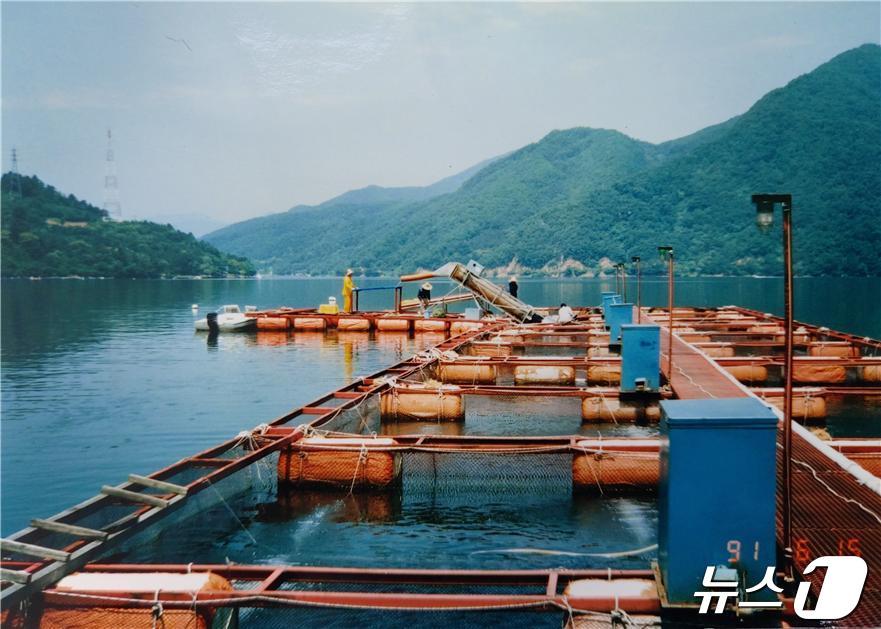 1991년도 내수면가두리양식장 모습&#40;해양수산부 제공&#41;