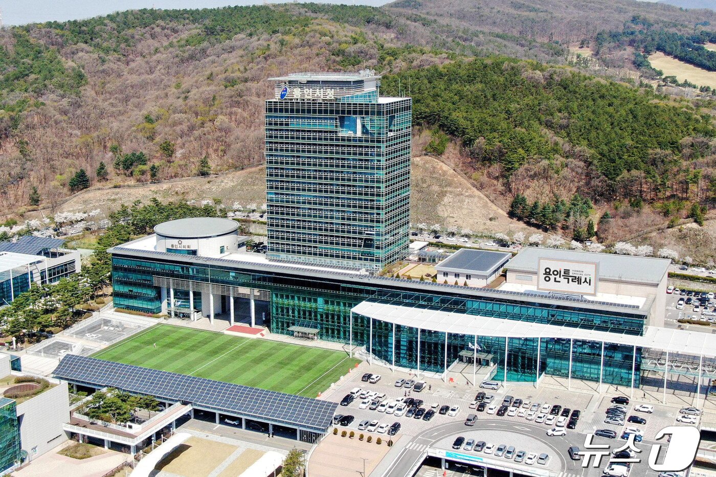 본문 이미지 - 용인시청 전경&#40;용인시 제공&#41;  