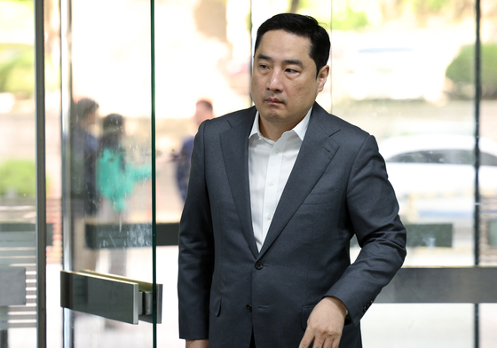 강용석 정치자금법 위반 1심 공소기각 판결 파기…수원지법 재배당