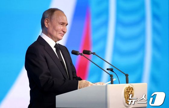 [사진] BAM 착공 50주년 행사서 연설하는 푸틴 대통령