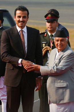 [사진] 람 찬드라 파우델 네팔 대통령 환영 받는 카타르 국왕