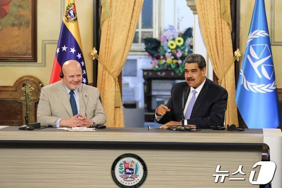 [포토]마두로 베네수엘라 대통령 인권 유화 모드