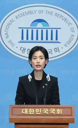 채상병 사망 사건 의혹 관련 기자회견 나선 박은정 당선인