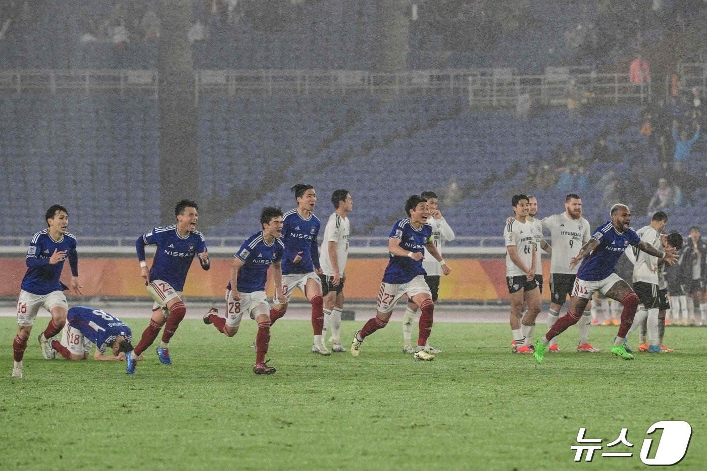 승부차기로 울산의 패배가 결정된 순간. ⓒ AFP=뉴스1