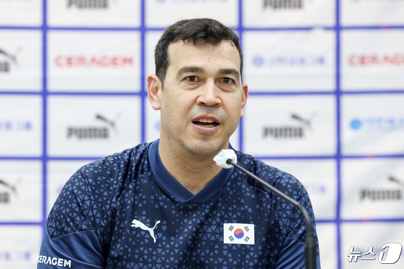 본문 이미지 - 페르난도 모랄레스 여자대표팀 감독. /뉴스1 DB ⓒ News1 민경석 기자