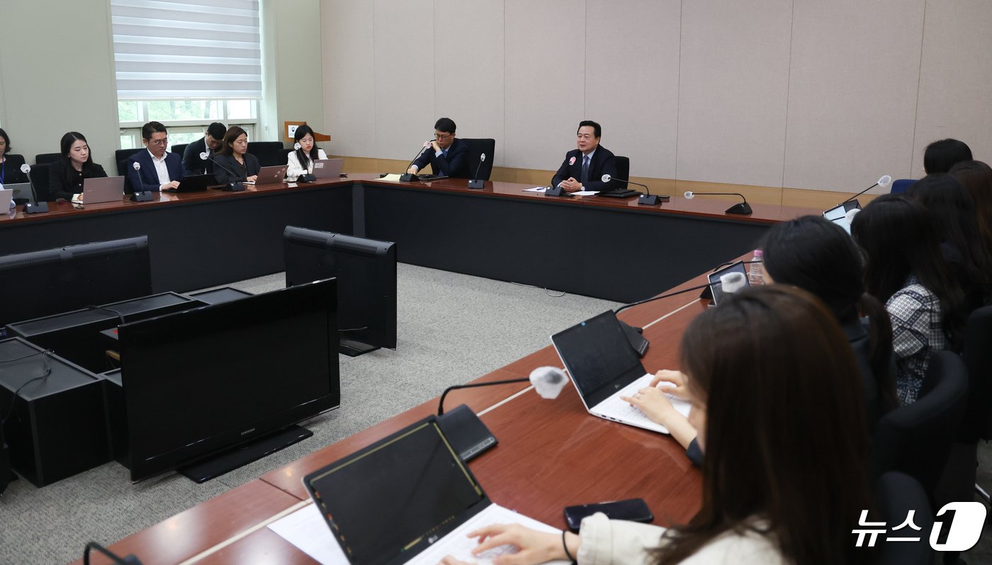 조현동 주미국 대사가 25일 서울 종로구 외교부 청사에서 열린 기자간담회에서 기자들의 질의에 답하고 있다. 2024.4.25/뉴스1 ⓒ News1 허경 기자