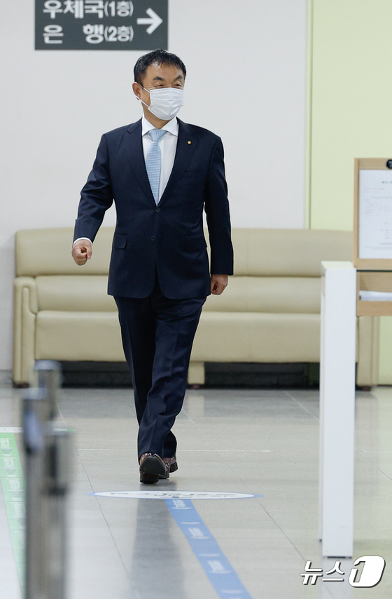 권오수 전 회장, 도이치모터스 주가 조작 사건 2심 출석