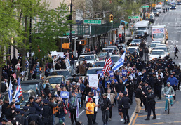 [포토] '이스라엘 불매' 뉴욕 도로 행진하는 컬럼비아대 시위대