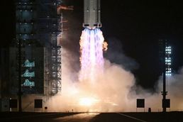 [사진] 성공적 발사되는 중국 유인 우주선 ‘선저우 18호’ 