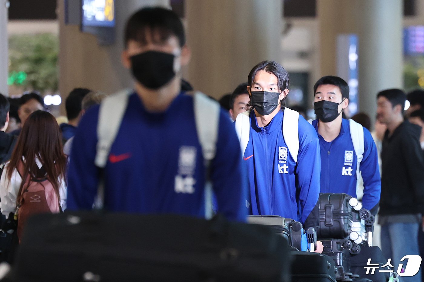 U-23 대한민국 축구 국가대표팀 선수들이 27일 오후 인천국제공항을 통해 귀국하고 있다. 2024.4.27/뉴스1 ⓒ News1 이동해 기자