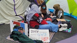 텐트 농성 지지하는 친팔레스타인 시위대