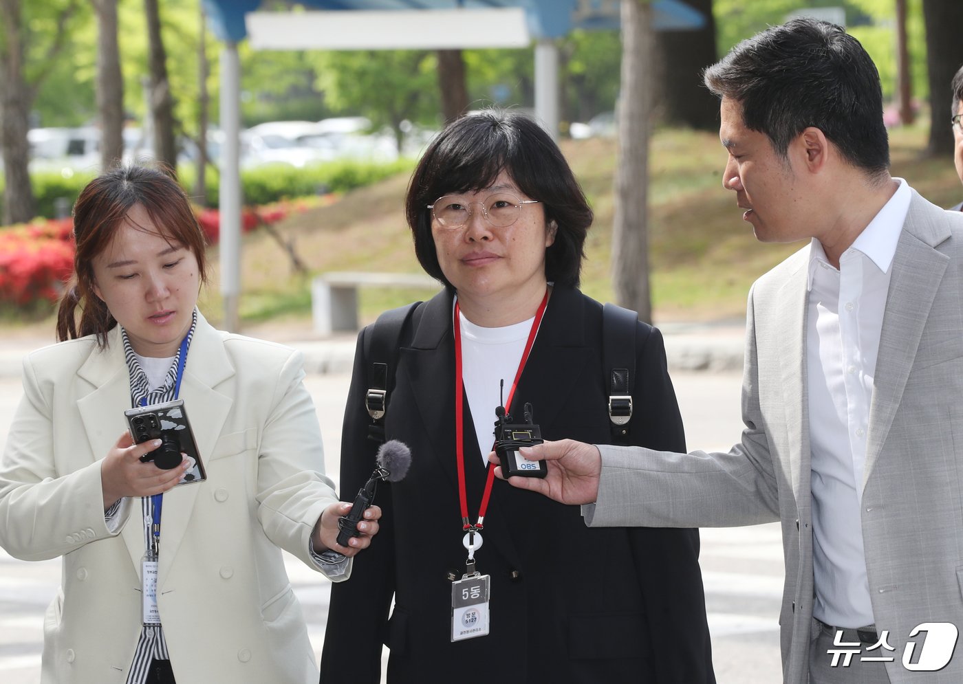 유재은 국방부 법무관리관이 29일 오전 &#39;해병대 채 상병 사망사건 수사 외압 의혹&#39; 관련 소환조사를 받기위해 경기 과천시 고위공직자범죄수사처&#40;공수처&#41;에 출석하고 있다. 2024.4.29/뉴스1 ⓒ News1 김영운 기자