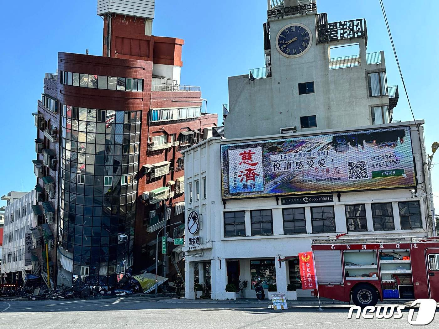 본문 이미지 - 다른 쪽에서 본 위 건물의 모습. ⓒ AFP=뉴스1 ⓒ News1 최종일 기자