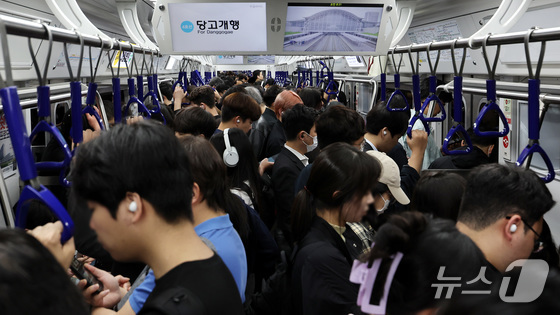 서울지하철 4‧7호선, 내일부터 출퇴근시간 운행 늘린다