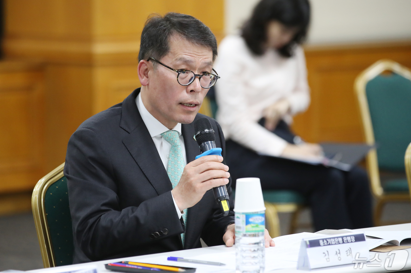 (서울=뉴스1) 이승배 기자 = 김성태 중소기업은행장이 30일 오전 서울 중구 은행연합회관에서 열린 '기후기술펀드 조성 협약식'에서 발언하고 있다.기후기술펀드는 기업은행과 5대 시 …