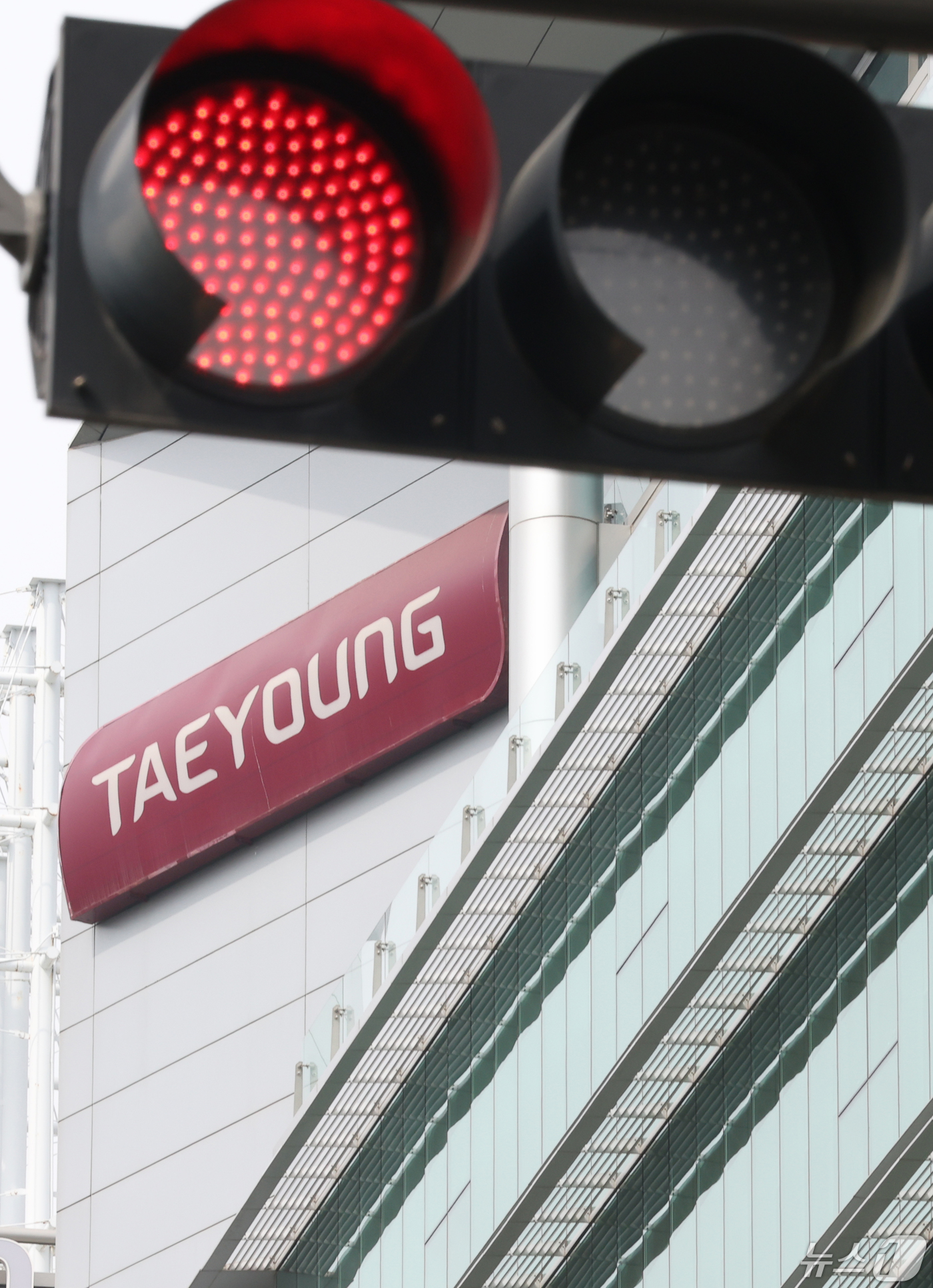 (서울=뉴스1) 김명섭 기자 = 태영건설 채권단이 30일 태영건설의 경영 정상화를 위한 기업 개선 계획 개시 여부를 결정한다.주채권은행인 산업은행은 이날 제3차 금융채권자협의회를 …