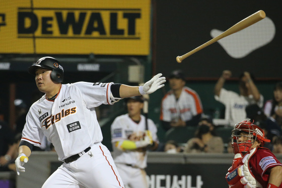 미소 짓는 한화, 웃지 못한 롯데…2차 드래프트 엇갈린 명암