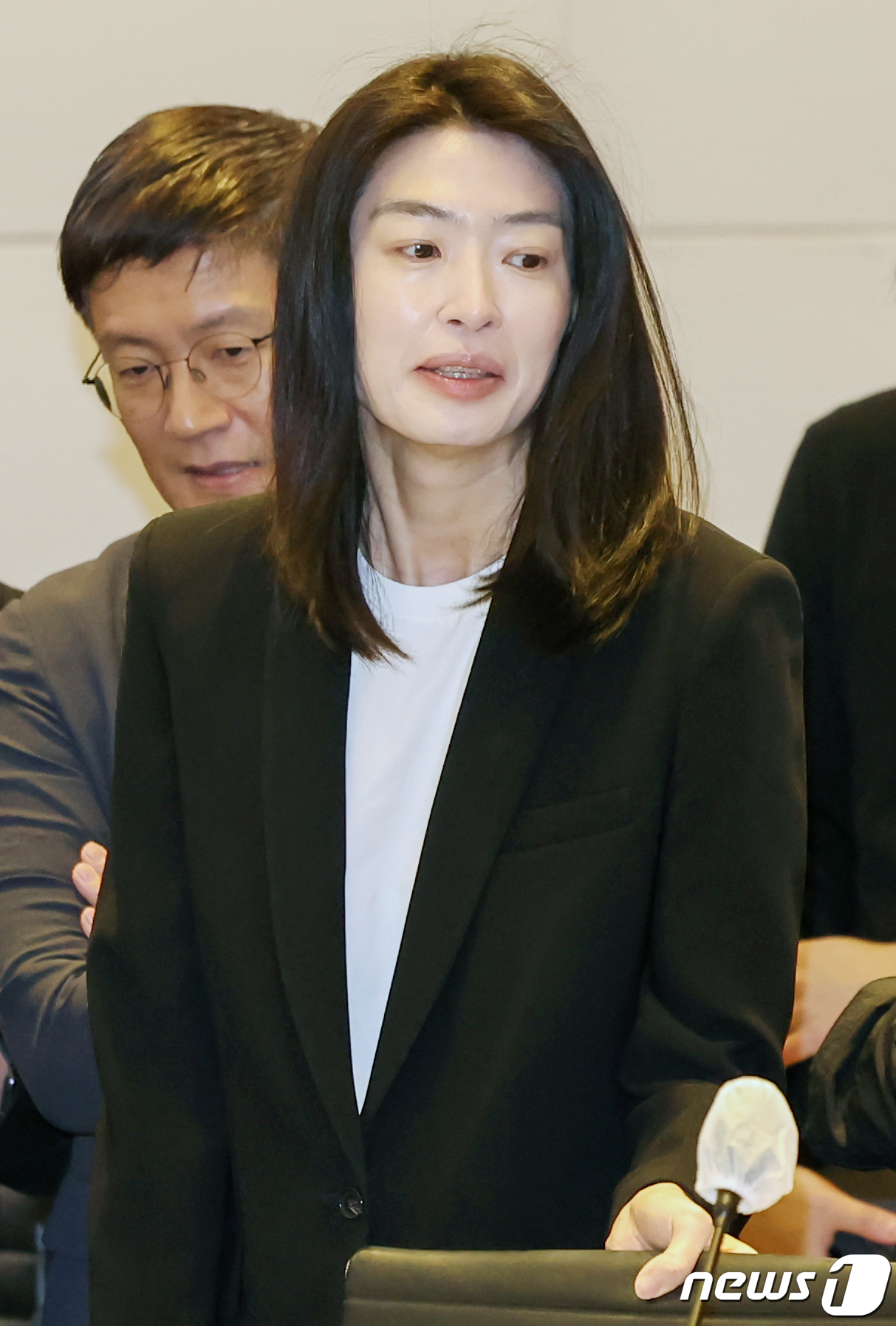 (서울=뉴스1) 민경석 기자 = 정신아 카카오 대표가 4일 오전 서울 영등포구 여의도 한국경제인협회 컨퍼런스센터에서 열린 'AI전략 최고위 협의회 출범식 및 제1차 회의'에 참석하 …
