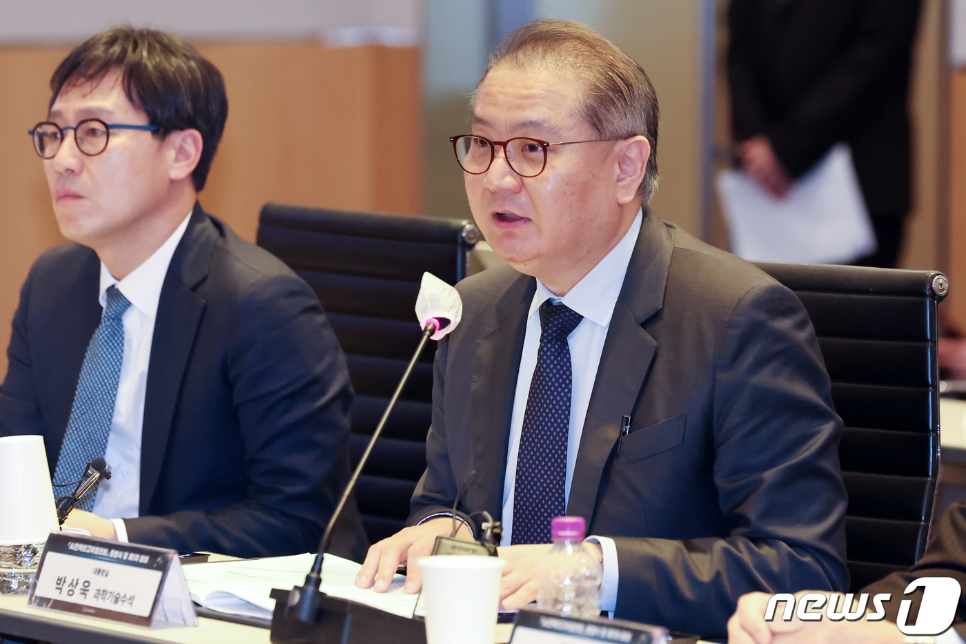 (서울=뉴스1) 민경석 기자 = 박상욱 대통령실 과학기술수석이 4일 오전 서울 영등포구 여의도 한국경제인협회 컨퍼런스센터에서 열린 'AI전략 최고위 협의회 출범식 및 제1차 회의' …