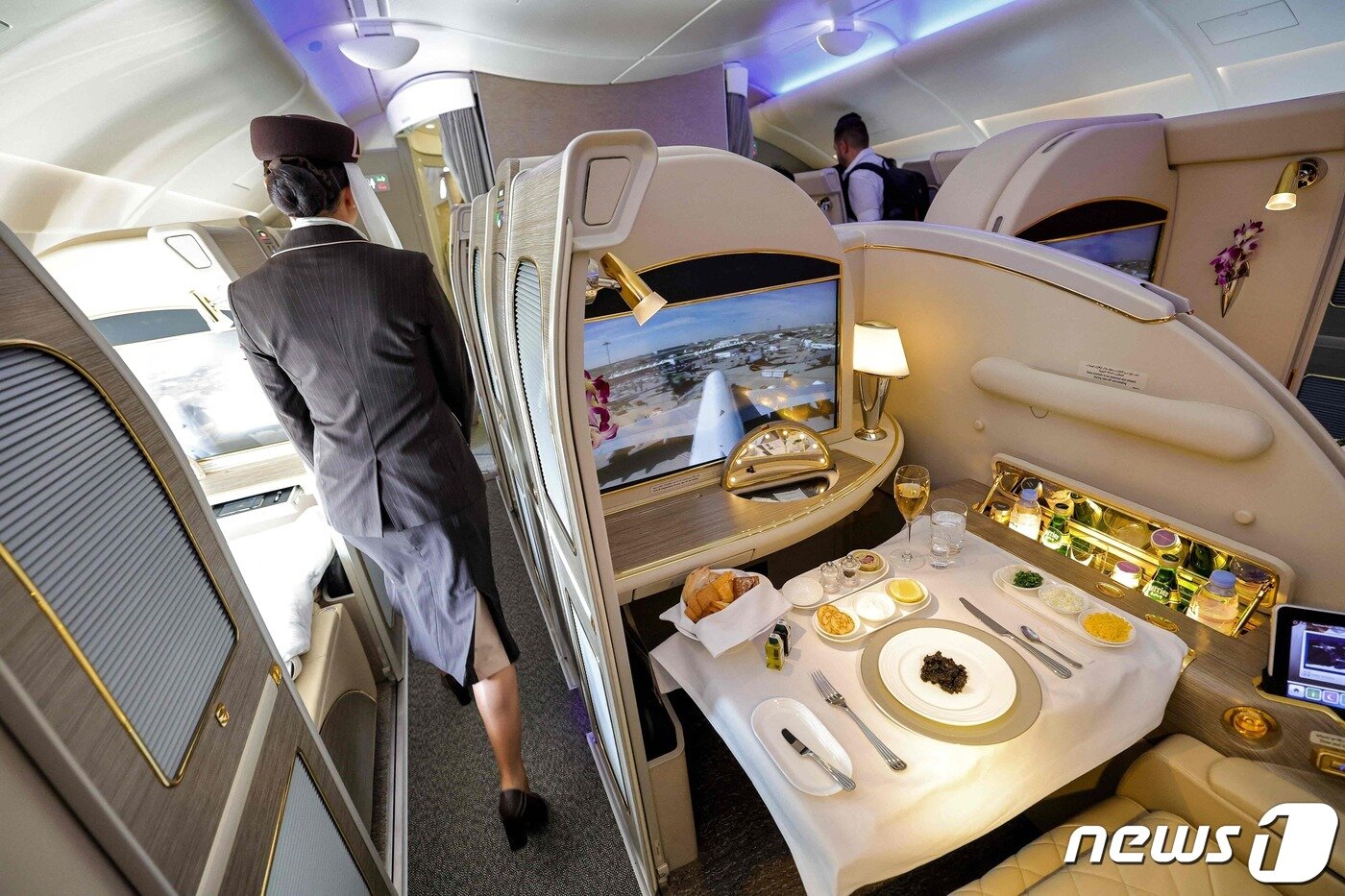 본문 이미지 - 에미레이트항공 A380 퍼스트 클래스ⓒ AFP=뉴스1