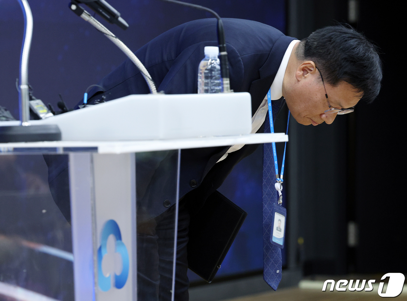 (서울=뉴스1) 박정호 기자 = 이승권 새마을금고중앙회 검사감독 2본부 본부장이 4일 오후 서울 강남구 봉은사로 새마을금고중앙회에서 수성새마을금고 사업자대출 관련 금융감독원-새마을 …