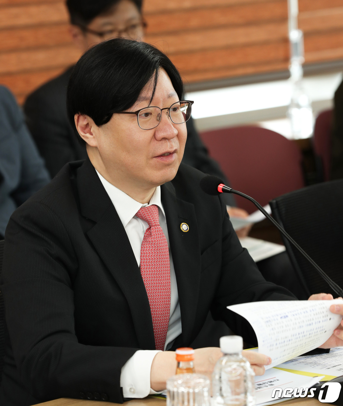 (서울=뉴스1) = 김소영 금융위원회 부위원장이 4일 오후 서울 중구 신협중앙회 서울사무소에서 중소금융권 이자환급 상황점검회의를 주재하고 있다.이날 금융위는 1분기 이자 환급을 …