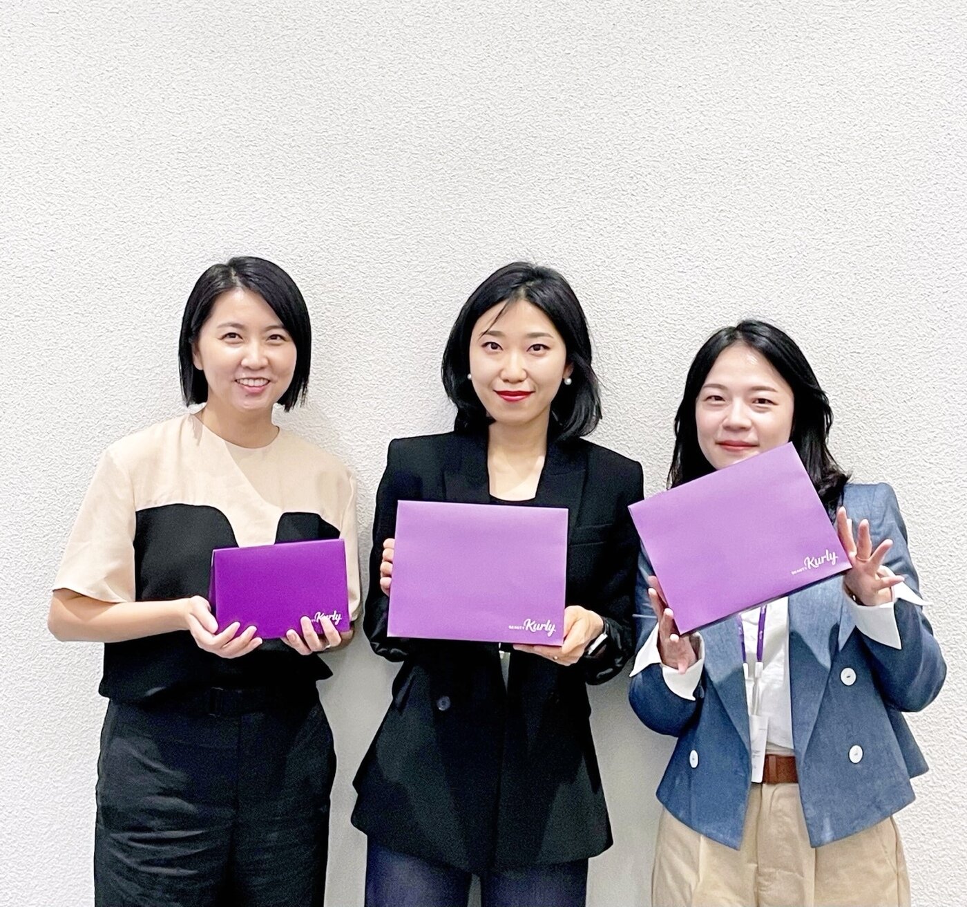 본문 이미지 - (왼쪽부터) 이기쁨 뷰티2팀장, 박미진 뷰티3팀장, 김새아 뷰티1팀장(컬리 제공).