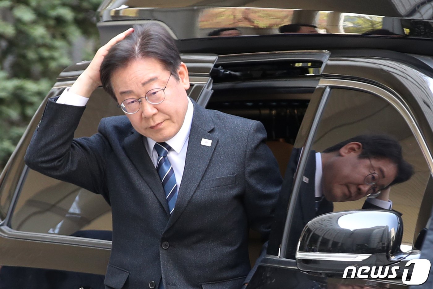 본문 이미지 - 이재명 더불어민주당 대표가 제22대 총선을 하루 앞둔 9일 오전 서울 서초구 서울중앙지방법원에서 열린 '대장동 배임·성남FC 뇌물' 관련 특정범죄가중처벌등에관한법률위반(뇌물)등 공판에 출석하고 있다. 2024.4.9/뉴스1 ⓒ News1 이광호 기자