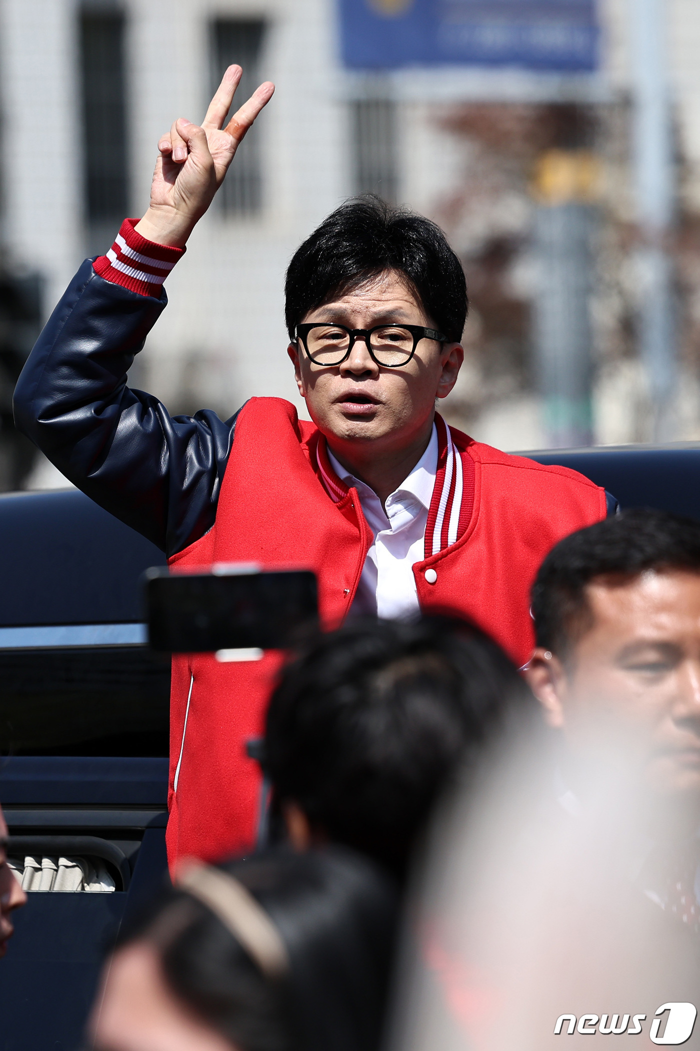 (서울=뉴스1) 구윤성 기자 = 한동훈 국민의힘 비상대책위원장 겸 총괄선거대책위원장이 9일 오전 서울 성동구 왕십리역광장에서 윤희숙(중‧성동갑) 후보 지원유세를 하고 있다. 202 …