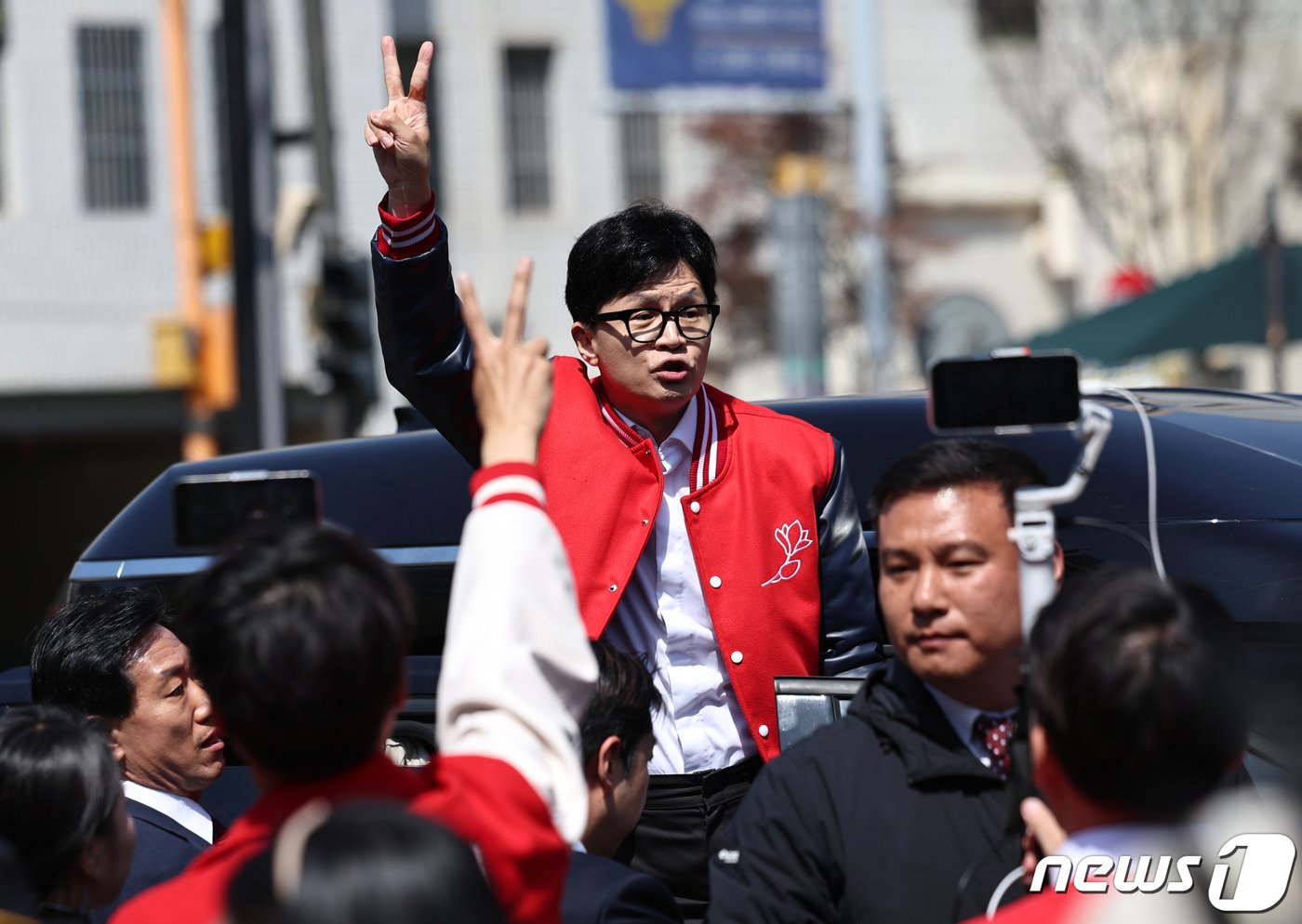 한동훈 국민의힘 비상대책위원장 겸 총괄선거대책위원장이 9일 오전 서울 성동구 왕십리역광장에서 윤희숙&#40;중‧성동갑&#41; 후보 지원유세를 하고 있다. 2024.4.9/뉴스1 ⓒ News1 구윤성 기자