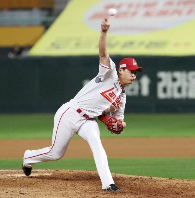 본문 이미지 -  SSG 랜더스 조병현이 마운드에서 공을 뿌리는 모습. (SSG 구단 제공)