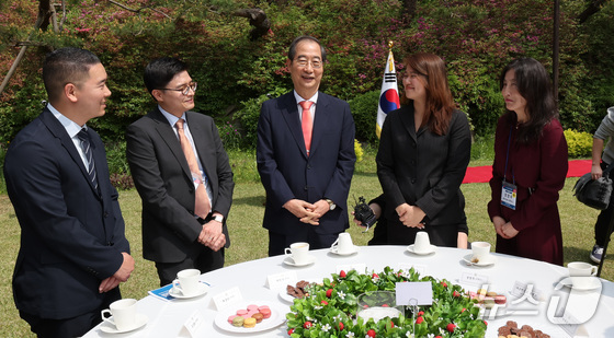 동포사회 젊은 리더들 만난 한덕수 총리