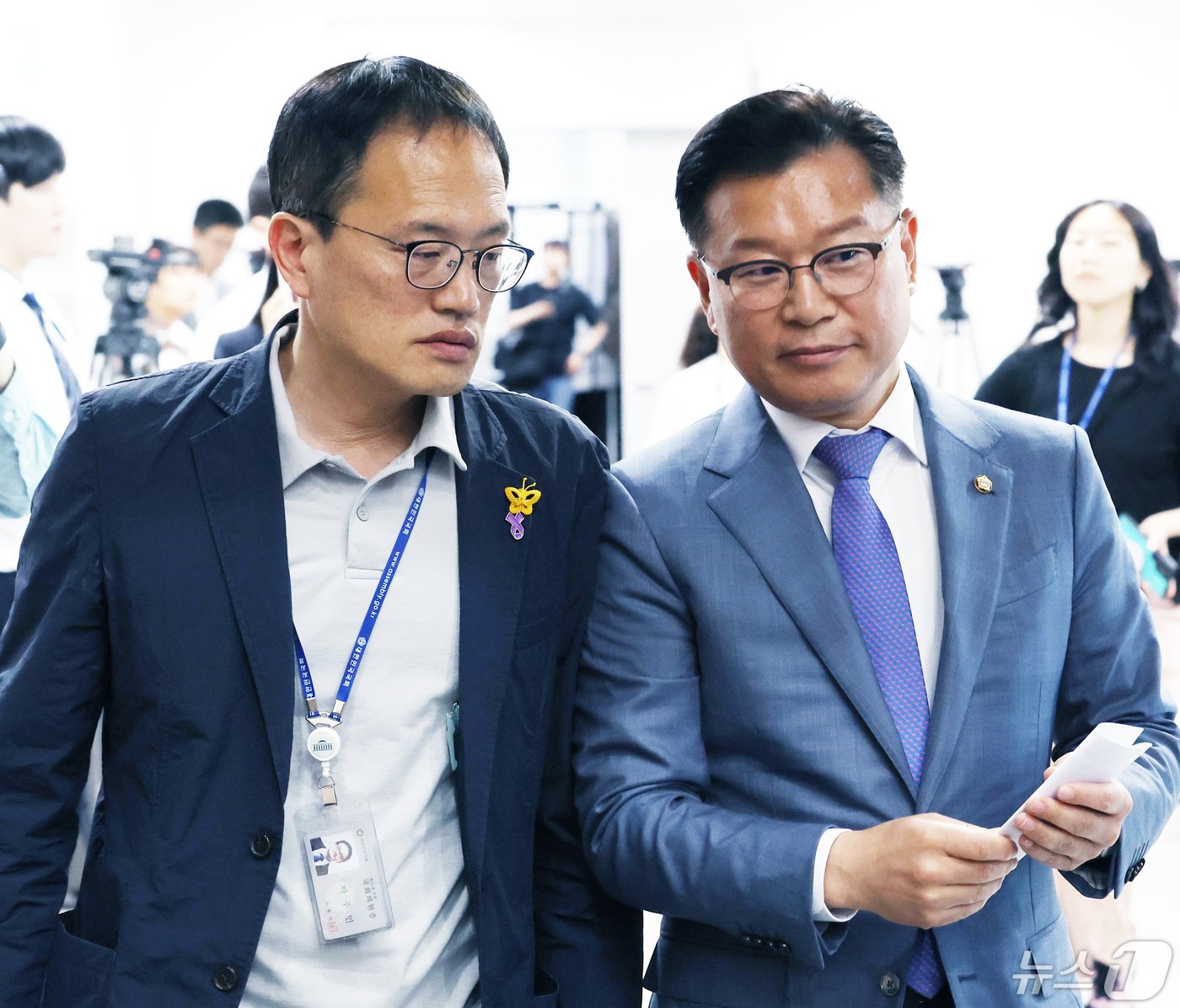 본문 이미지 - 이양수 국민의힘 수석부대표와 박주민 더불어민주당 수석부대표. 뉴스1 ⓒ News1 송원영 기자