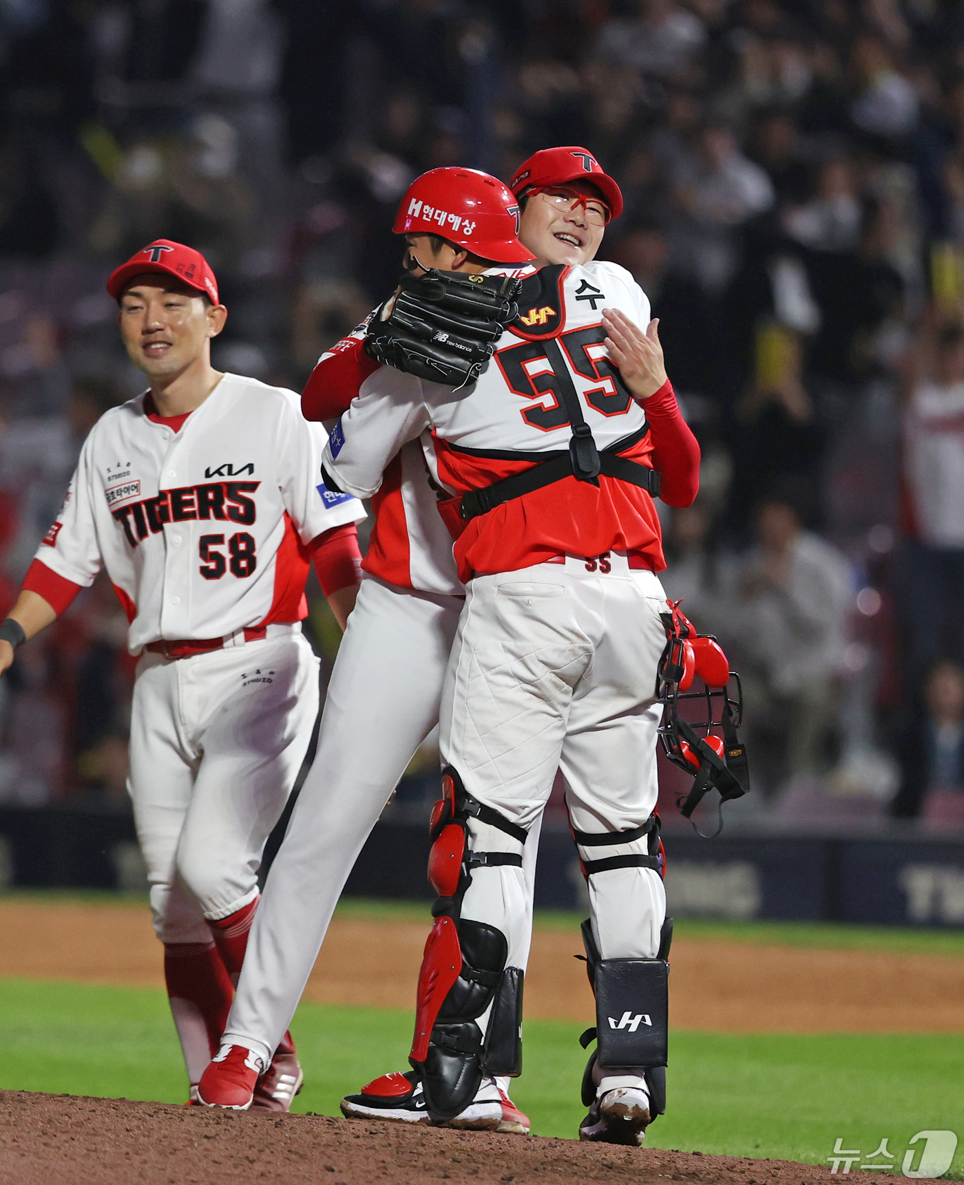 (서울=뉴스1) 민경석 기자 = 1일 오후 광주 북구 기아챔피언스필드에서 열린 프로야구 '2024 신한 SOL Bank KBO리그' kt wiz와 KIA 타이거즈의 경기에서 완투승 …