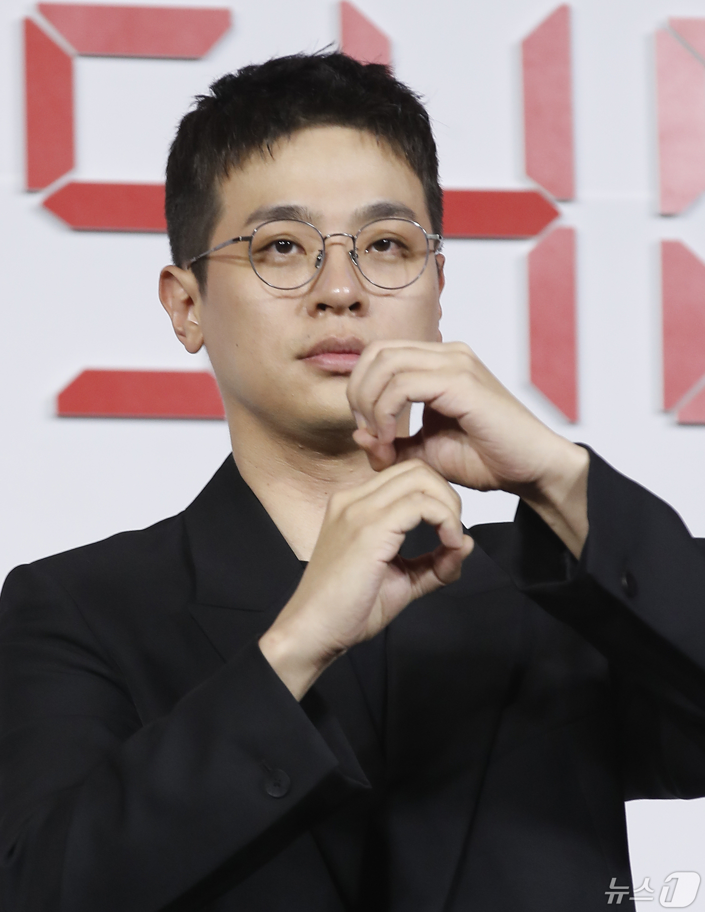 (서울=뉴스1) 권현진 기자 = 배우 박정민이 10일 서울 중구 앰배서더 서울 풀만 호텔에서 열린 넷플릭스 시리즈 ‘더 에이트 쇼(The 8 Show)’ 제작발표회에 참석하고 있다 …