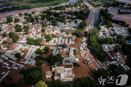 [포토]수주간의 폭우…물에 잠긴 케냐 가리사시
