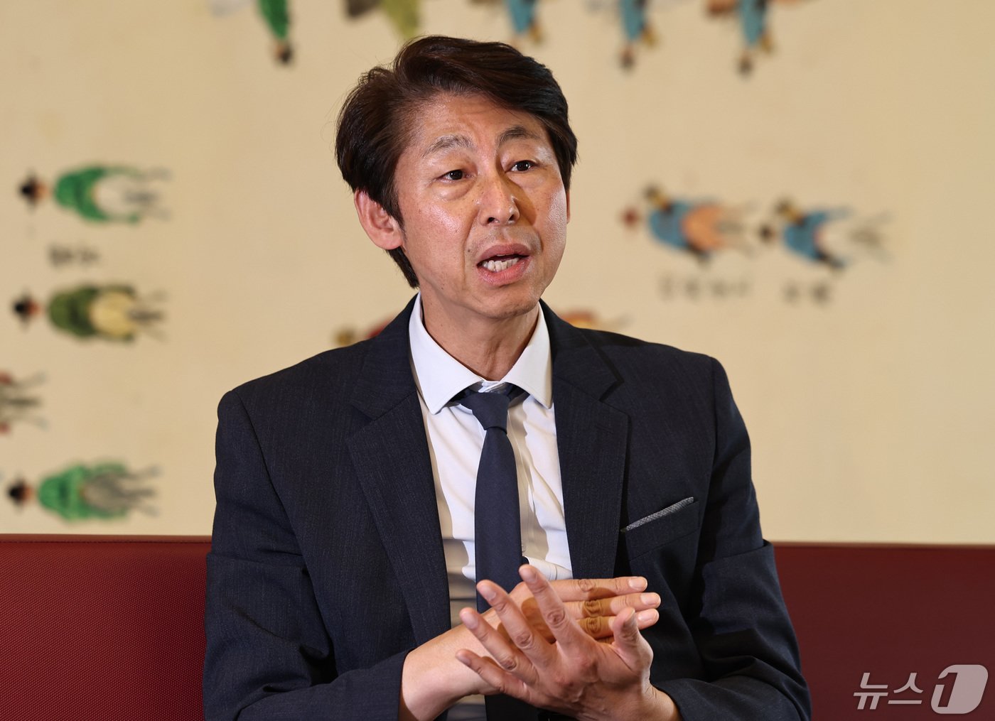 본문 이미지 - 이훈기 더불어민주당 인천남동구을 국회의원 당선인이 10일 서울 여의도 국회에서 과 인터뷰하고 있다. 2024.5.10/뉴스1 ⓒ News1 구윤성 기자