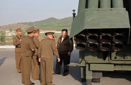 240㎜ 조종방사포탄 시험사격 참관한 북한 김정은