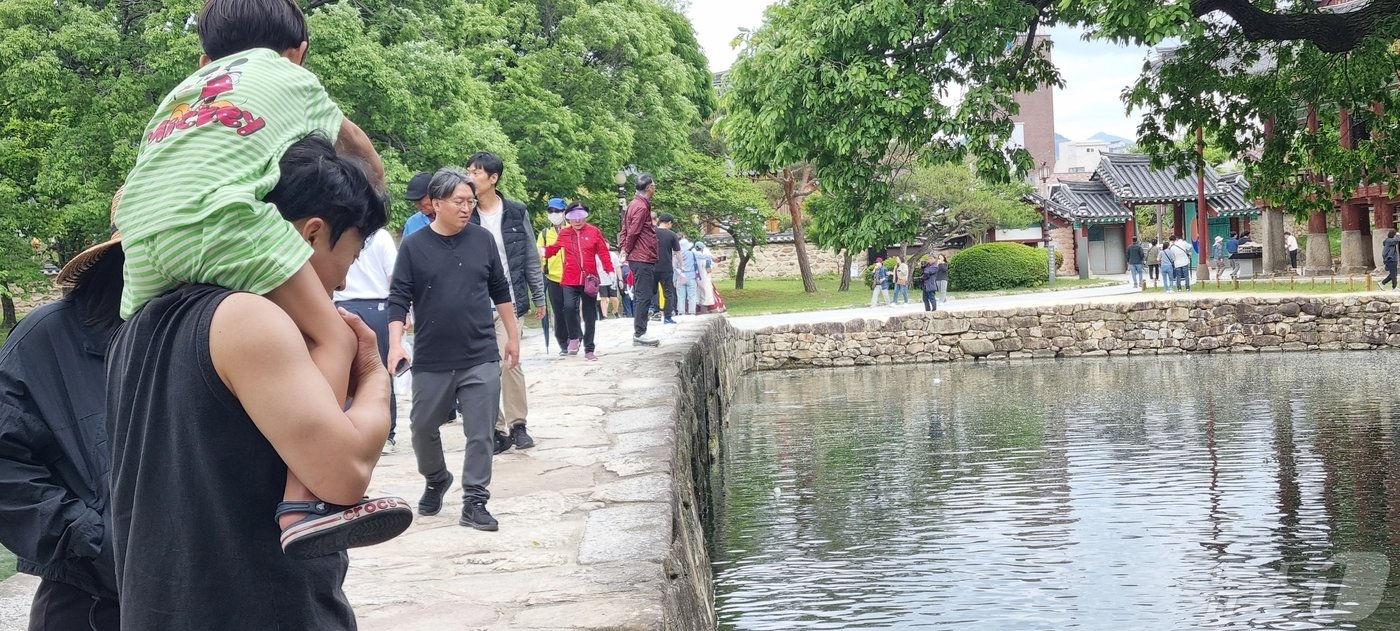 11일 &#39;춘향제&#39;가 열리고 있는 전북자치도 남원시 광한루원에 방문객들의 발길이 이어지고 있다. 2024.5.11/뉴스1 김동규 기자 