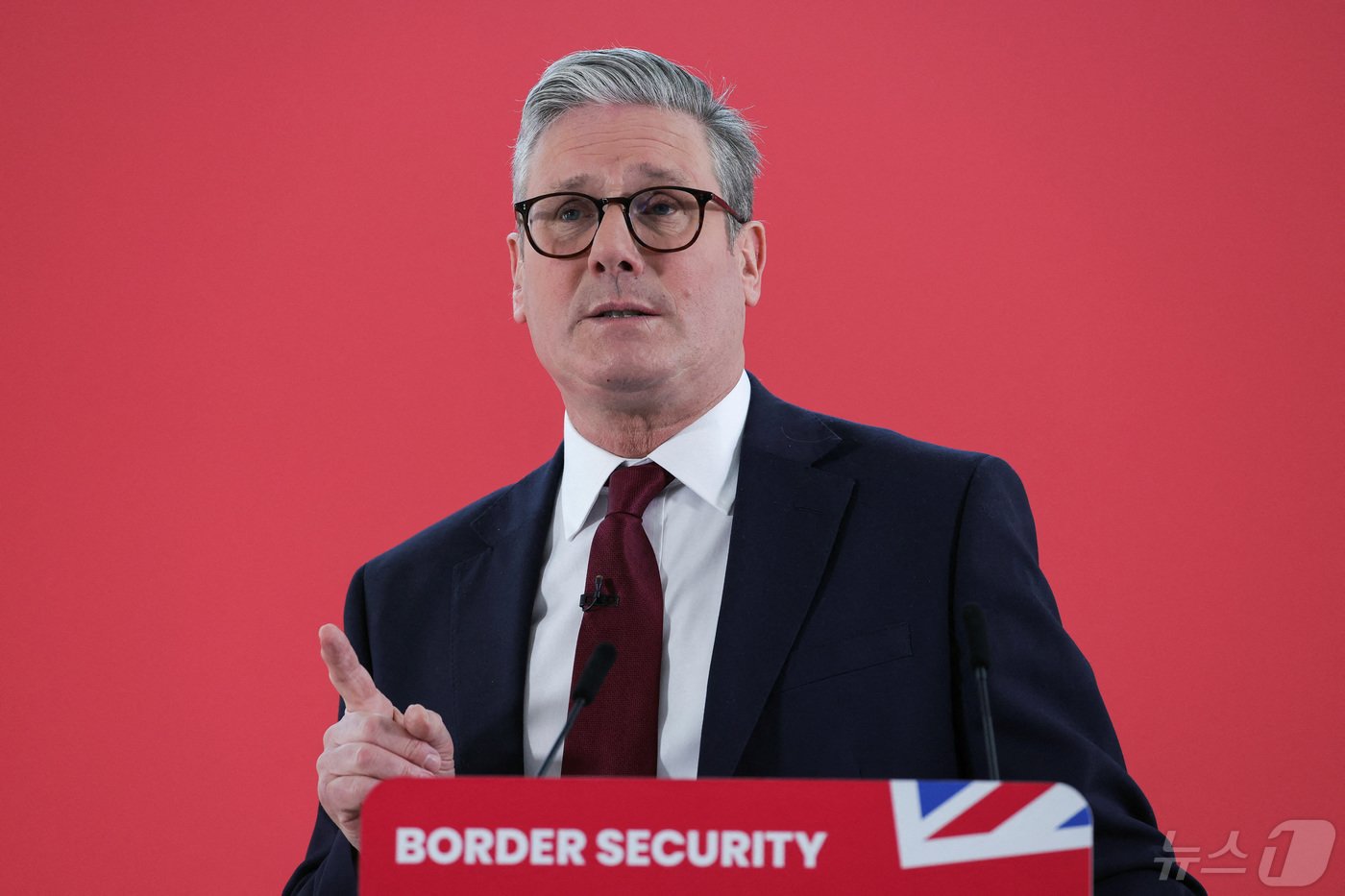 본문 이미지 - 10일(현지시간) 영국 딜에서 노동당 대표 키어 스타머가 연설하고 있다. 2024.05.10/ ⓒ 로이터=뉴스1 ⓒ News1 권진영 기자